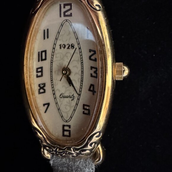 1928 Quartz Watch - Picture 5 of 6